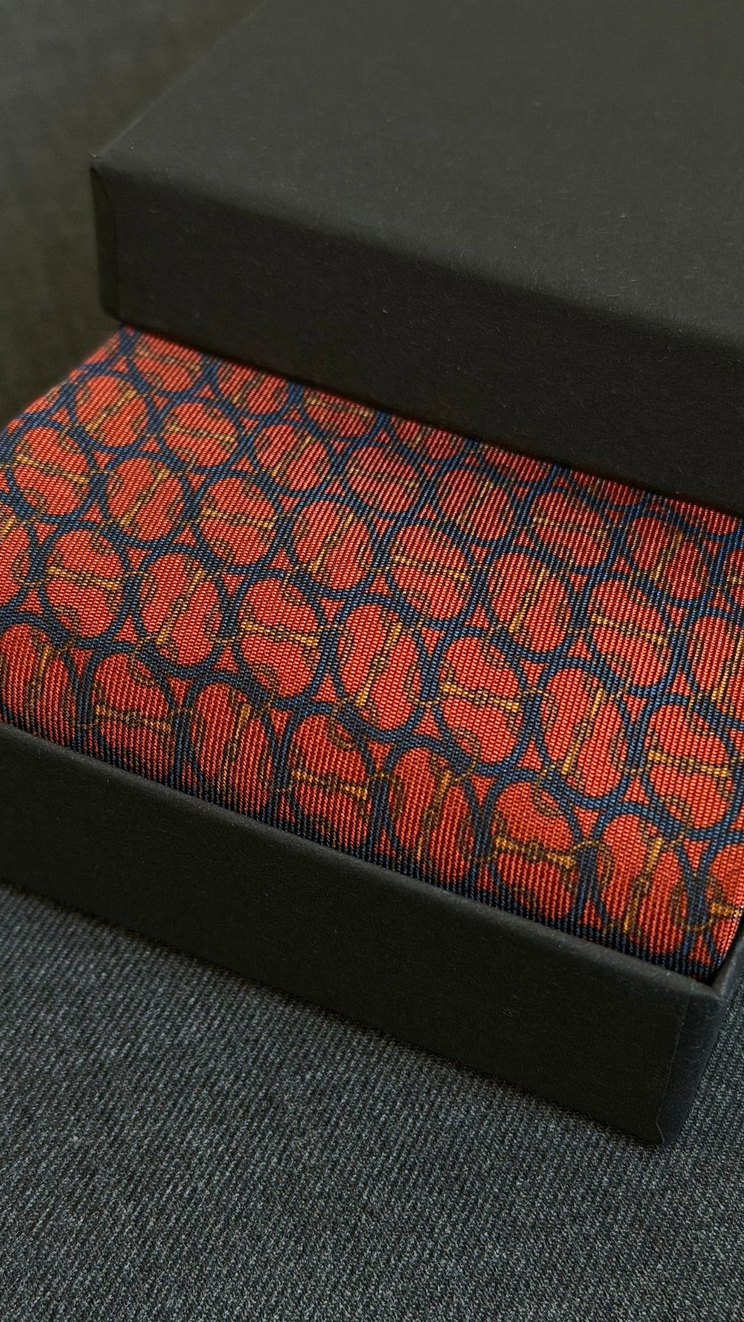 AMBERWOOD LOUVRE