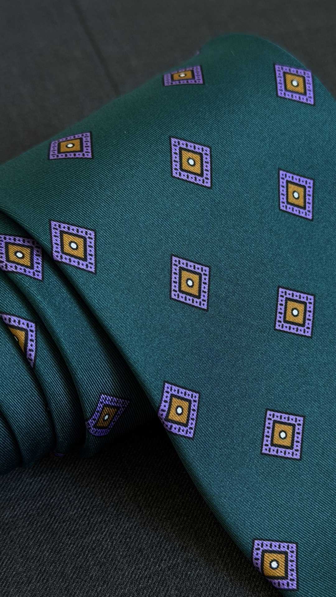 EMERALD GREEN