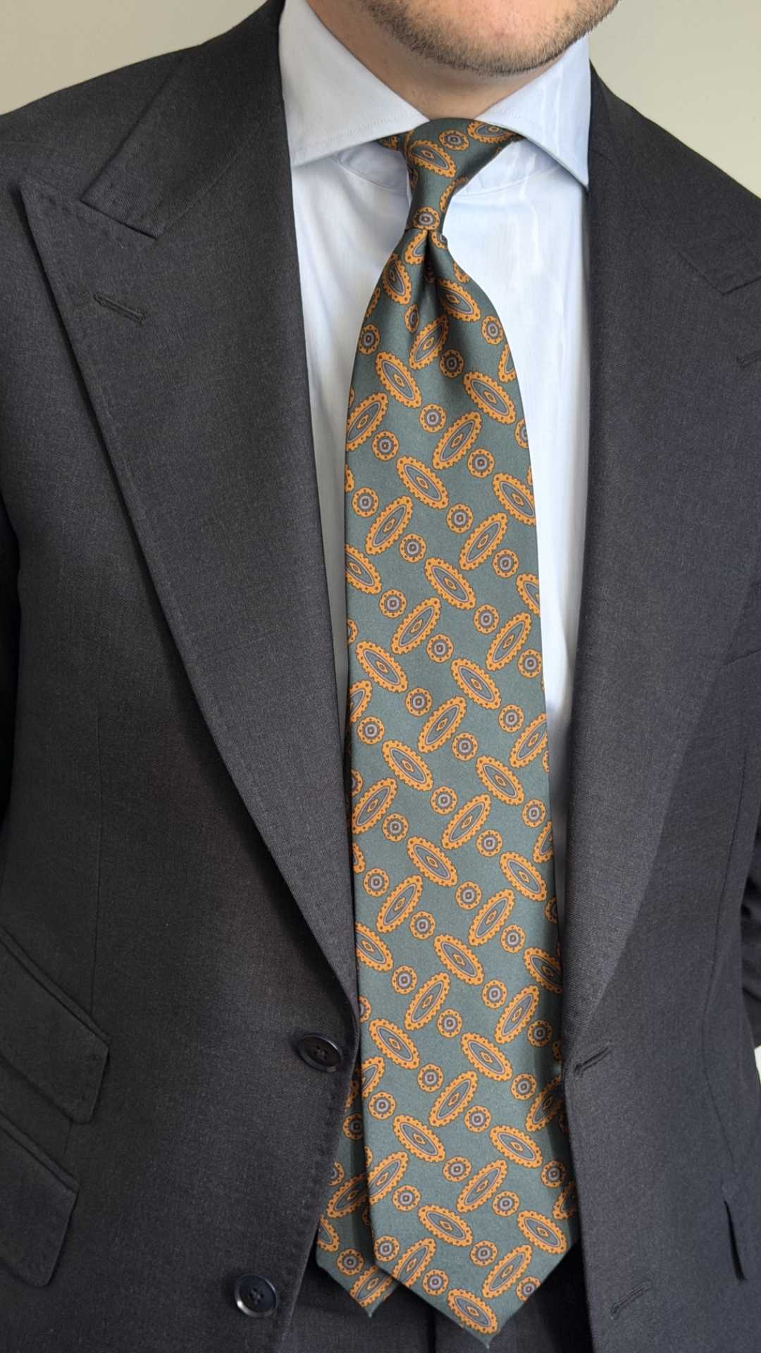 GOLD LAUREL
