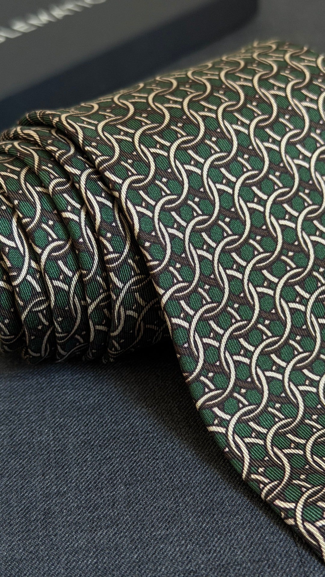 LOOPER GREEN